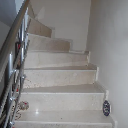 Mustakil Ev * Çandarlı
