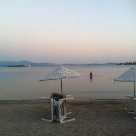 Mustakil Ev * Çandarlı